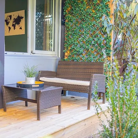 Cosy Et Terrasse En * Merignac (Gironde)