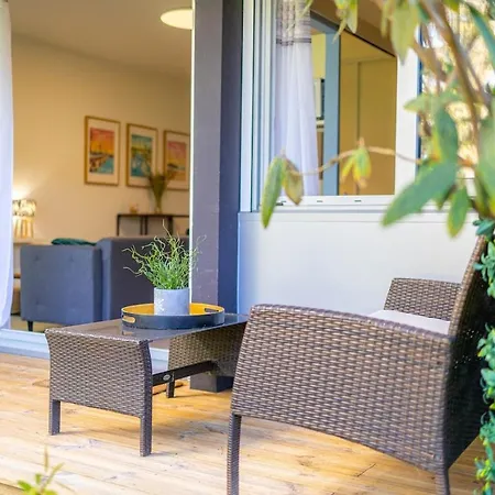 Apartment Cosy Et Terrasse En Merignac (Gironde)